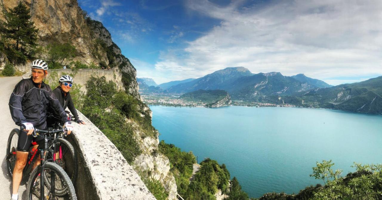 Club Nautico - Phoenix Studio Lake View Riva del Garda Exterior photo